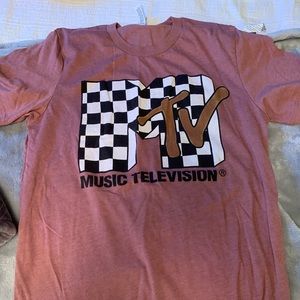 MTV shirt with cute checkerboard lettering.
